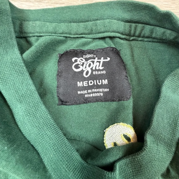 Eighty Eight Small‎ Happy Face Mushroom Embroidered T-Shirt Men’s Size Medium - Picture 2 of 6